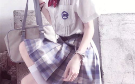 女生穿jk露腰头像,JK制服露腰头像，展现少女活力与时尚态度