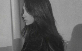 女生高冷头像黑白,女生头像的黑白美学